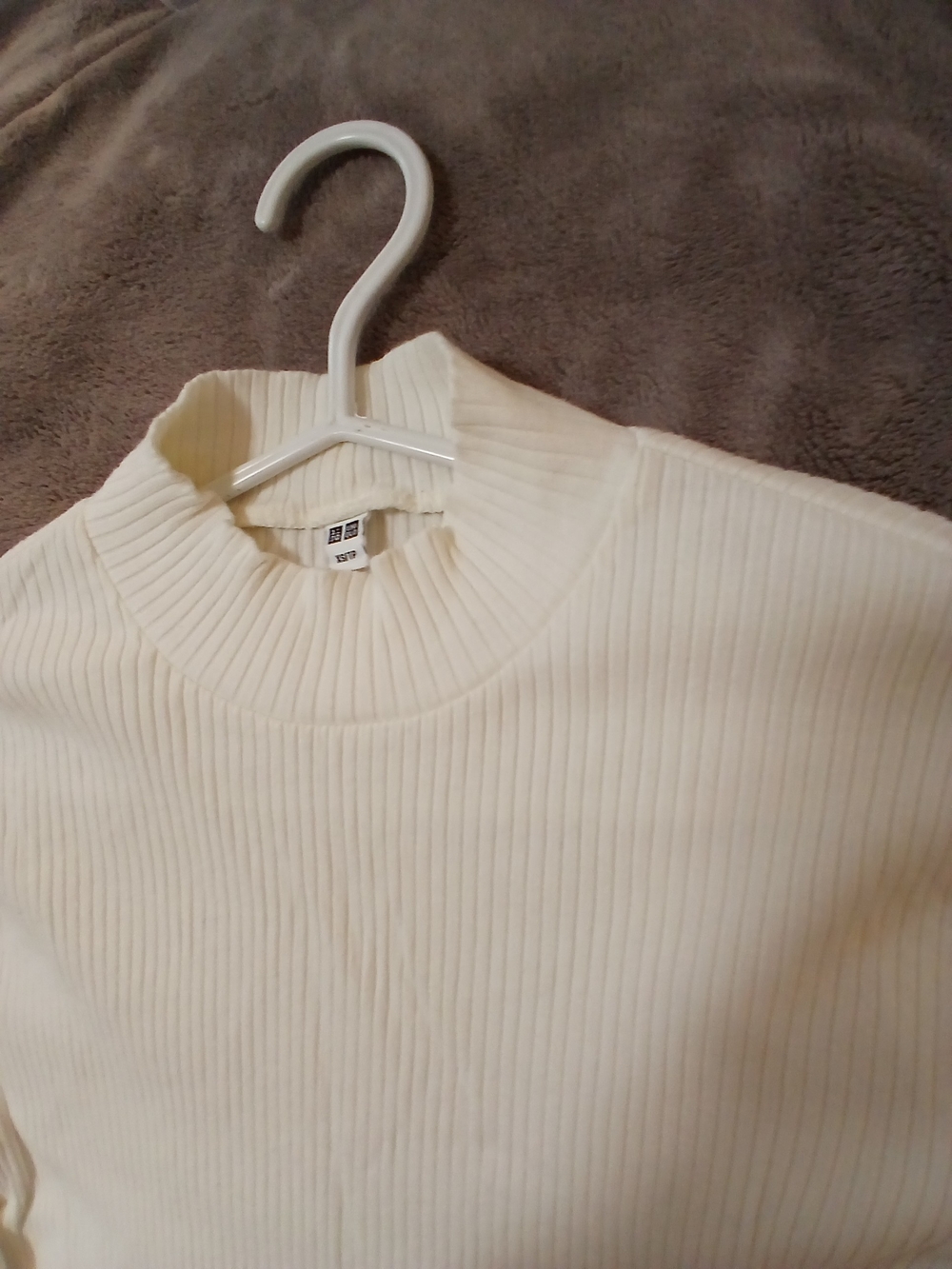 Women’s Ribbed Mock Neck Sweater in Cream